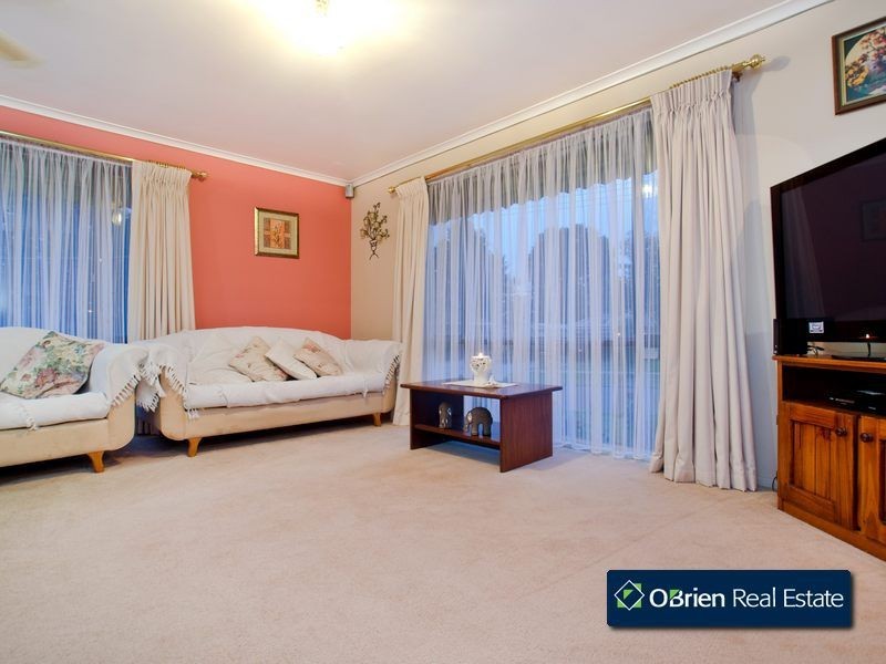 18 Chomley Street, Cranbourne VIC 3977