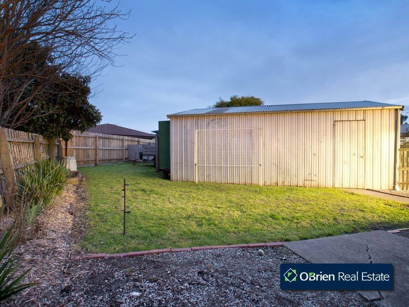18 Chomley Street, Cranbourne VIC 3977