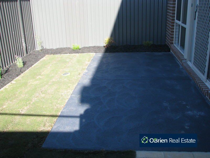 14 Harlesden Circuit, Pakenham VIC 3810