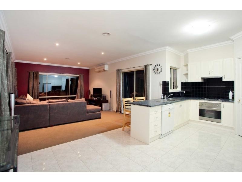 34 Wembly Drive, Berwick VIC 3806