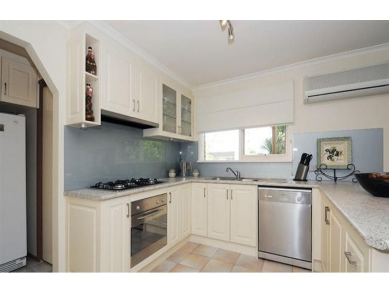 11 Glenbourne Road, Cranbourne VIC 3977