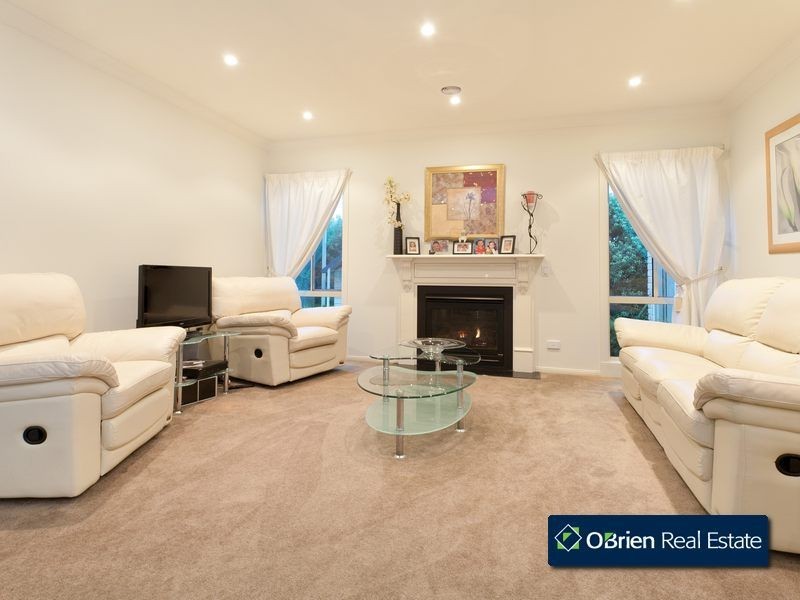 8 Jones Court, Beaconsfield VIC 3807