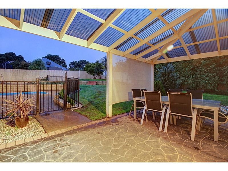 12 Balanka Court, Berwick VIC 3806