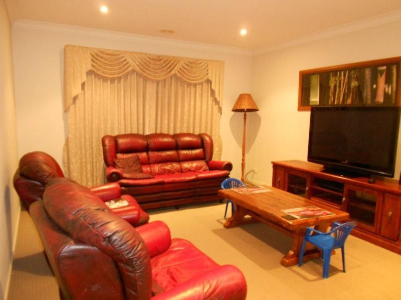 94 Golf Links Road, Berwick VIC 3806