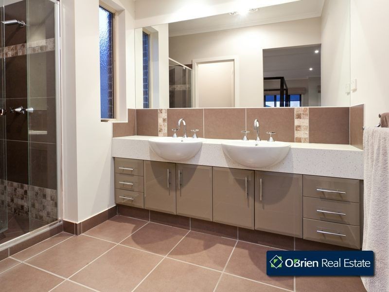 1 Dairy Close, Officer VIC 3809