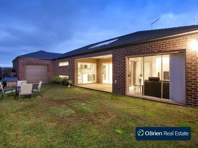 1 Dairy Close, Officer VIC 3809