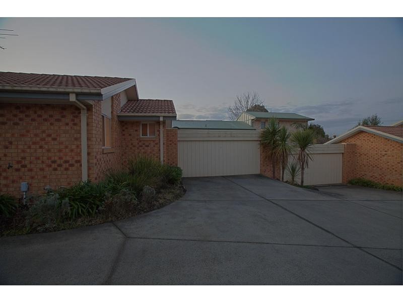Unit 1/10 Buchanan Road, Berwick VIC 3806