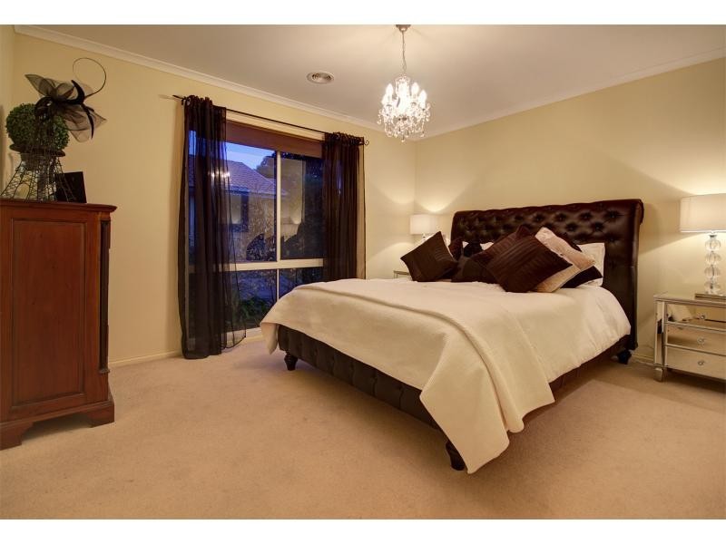 Unit 1/10 Buchanan Road, Berwick VIC 3806