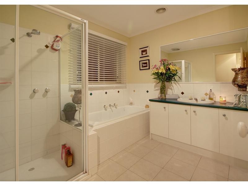 Unit 1/10 Buchanan Road, Berwick VIC 3806