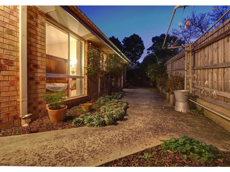 Unit 1/10 Buchanan Road, Berwick VIC 3806