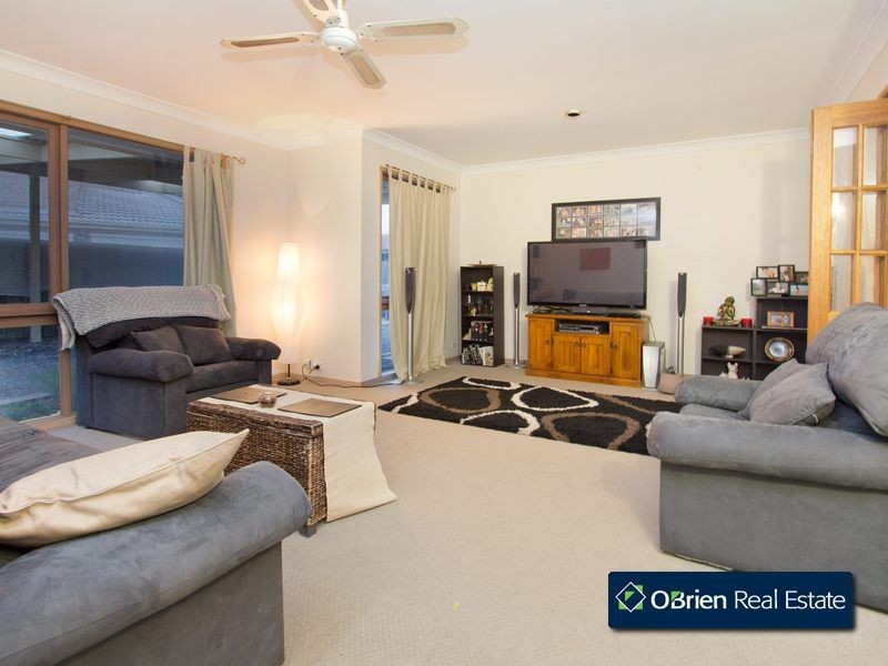 15 Rangeview Drive, Skye VIC 3977