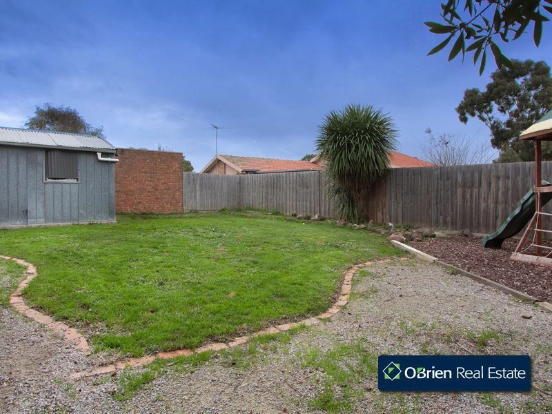 15 Rangeview Drive, Skye VIC 3977