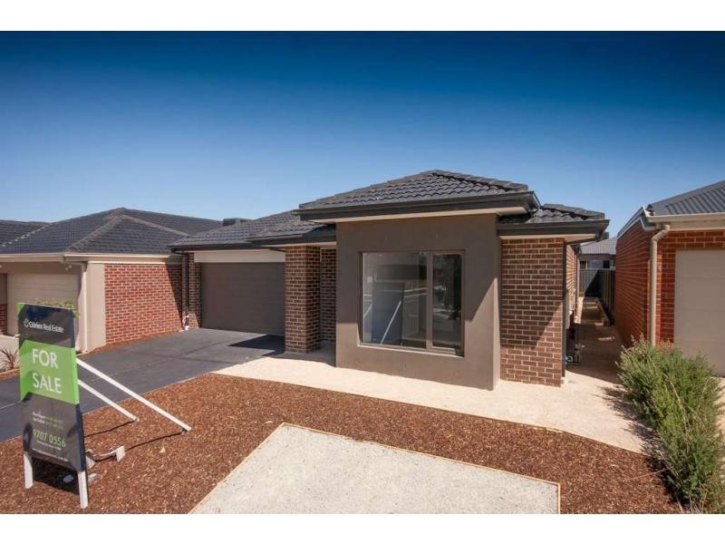 97 Sabel Drive, Cranbourne North VIC 3977