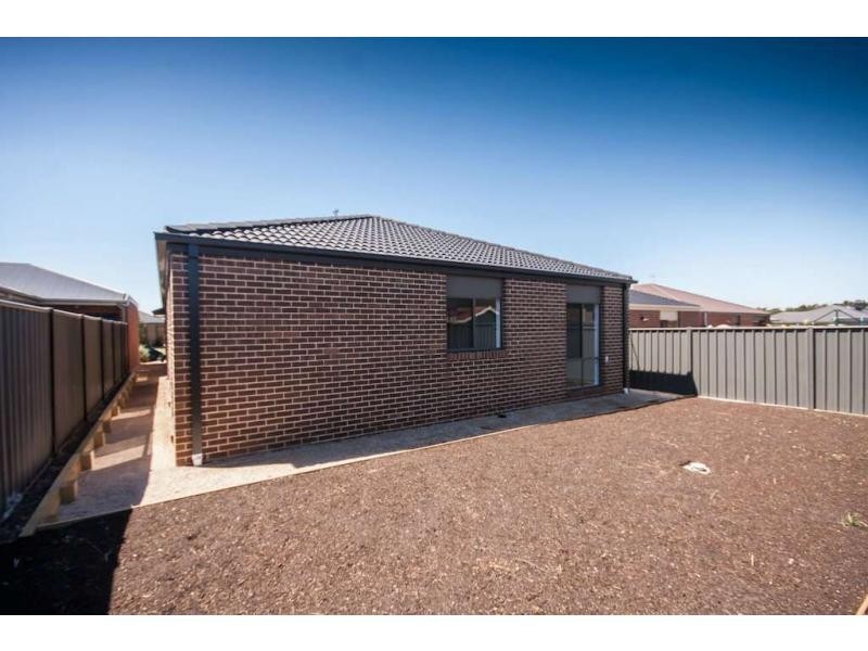 97 Sabel Drive, Cranbourne North VIC 3977