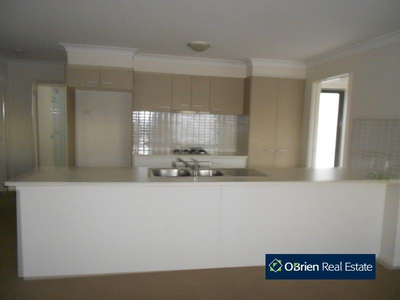 38 Meridian Circuit, Berwick VIC 3806