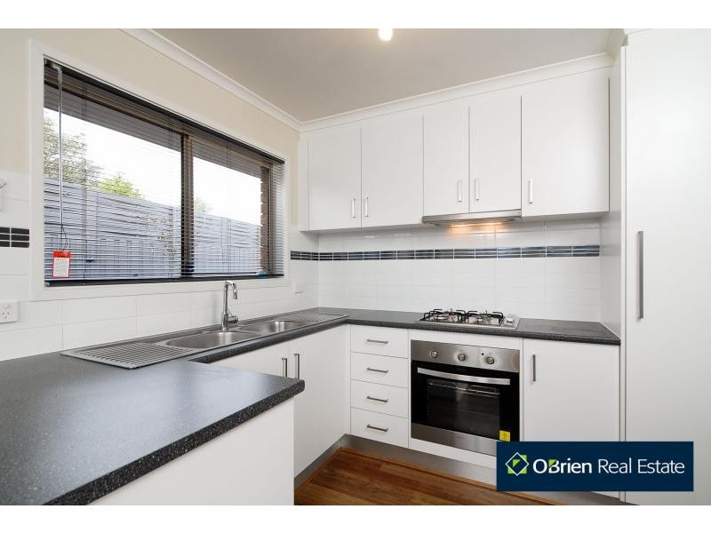 18 Marnie Drive, Cranbourne West VIC 3977