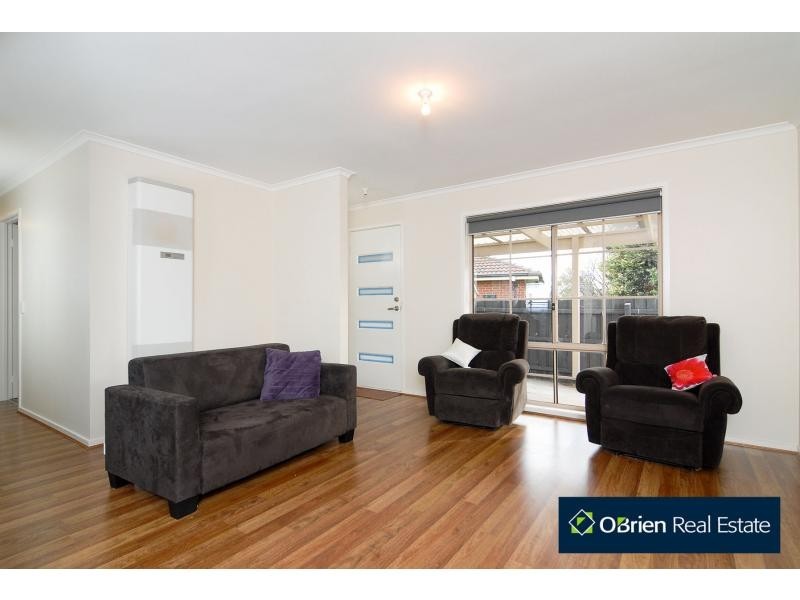 18 Marnie Drive, Cranbourne West VIC 3977