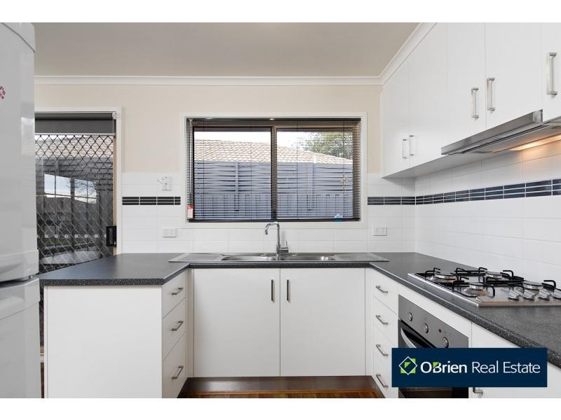 18 Marnie Drive, Cranbourne West VIC 3977