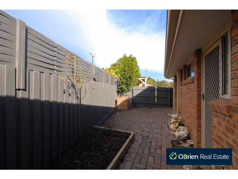 18 Marnie Drive, Cranbourne West VIC 3977