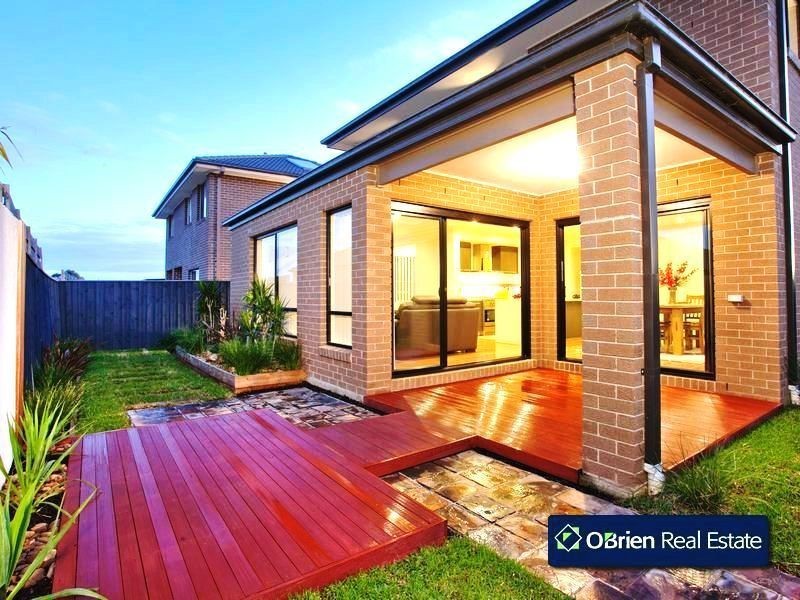 1 Flinders Park Drive, Arena, Officer VIC 3809