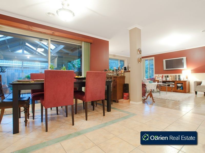 13 Genoa Grove, Pakenham VIC 3810