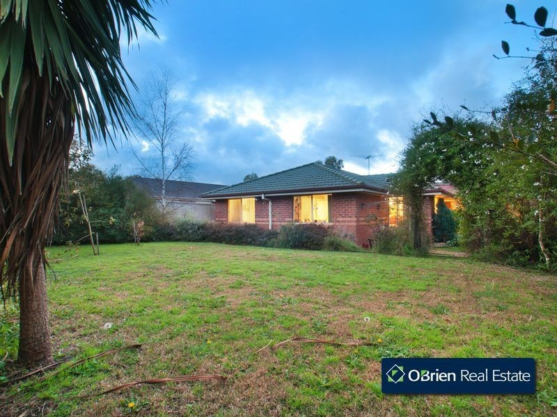 13 Genoa Grove, Pakenham VIC 3810