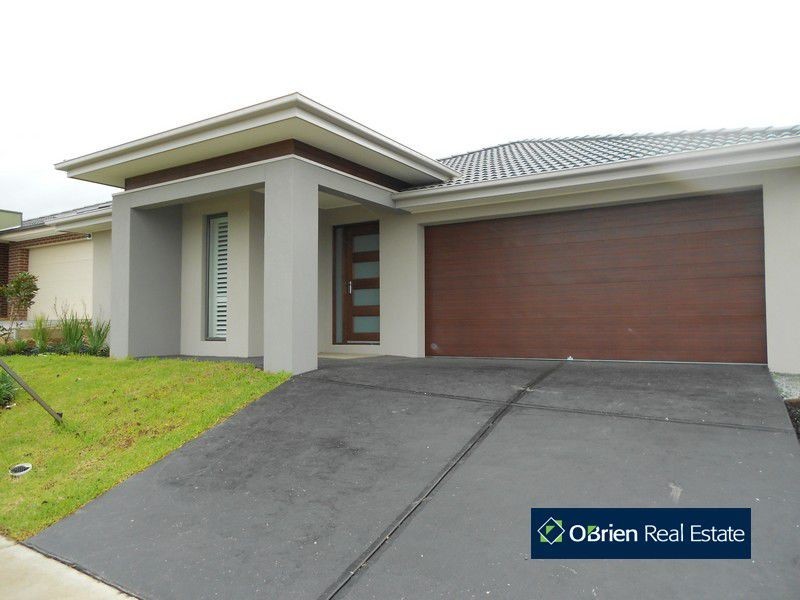 6 Majestic Drive, Officer VIC 3809
