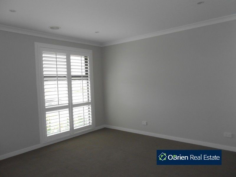 6 Majestic Drive, Officer VIC 3809