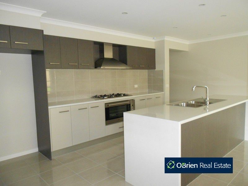 6 Majestic Drive, Officer VIC 3809