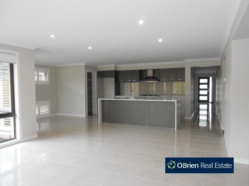 6 Majestic Drive, Officer VIC 3809