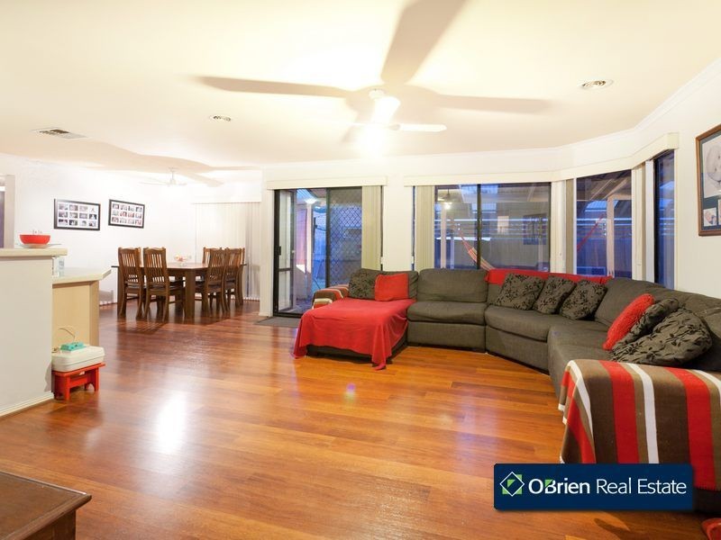 14 Hampshire Drive, Narre Warren South VIC 3805