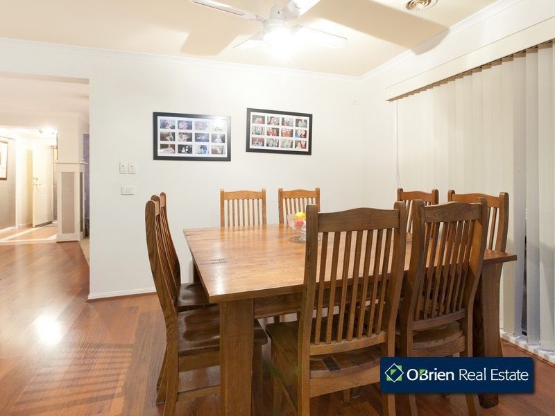 14 Hampshire Drive, Narre Warren South VIC 3805