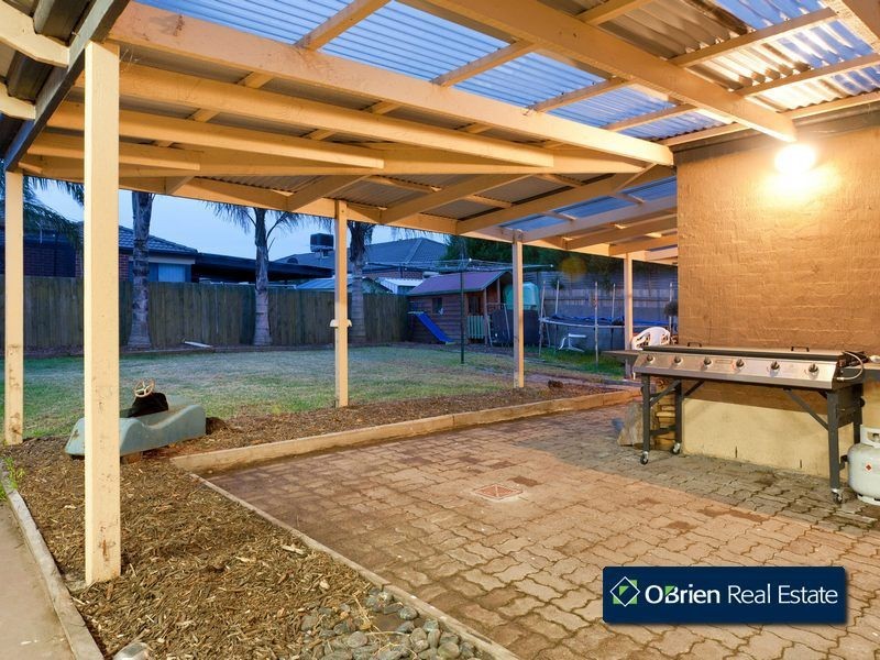 14 Hampshire Drive, Narre Warren South VIC 3805