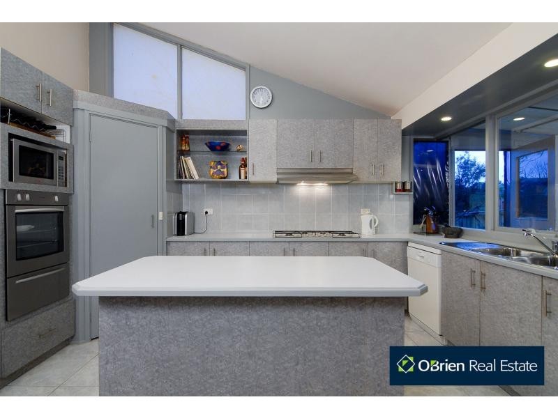 66 Murdoch Avenue, Narre Warren VIC 3805