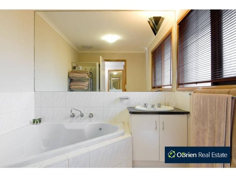 66 Murdoch Avenue, Narre Warren VIC 3805