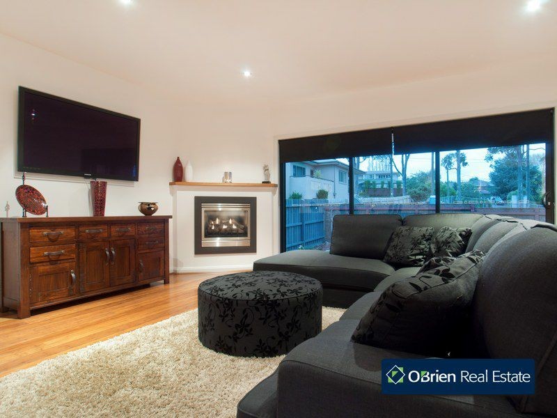 2/116 Brisbane Street, Berwick VIC 3806