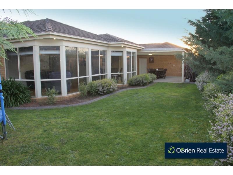4 Greythorne Court, Narre Warren VIC 3805