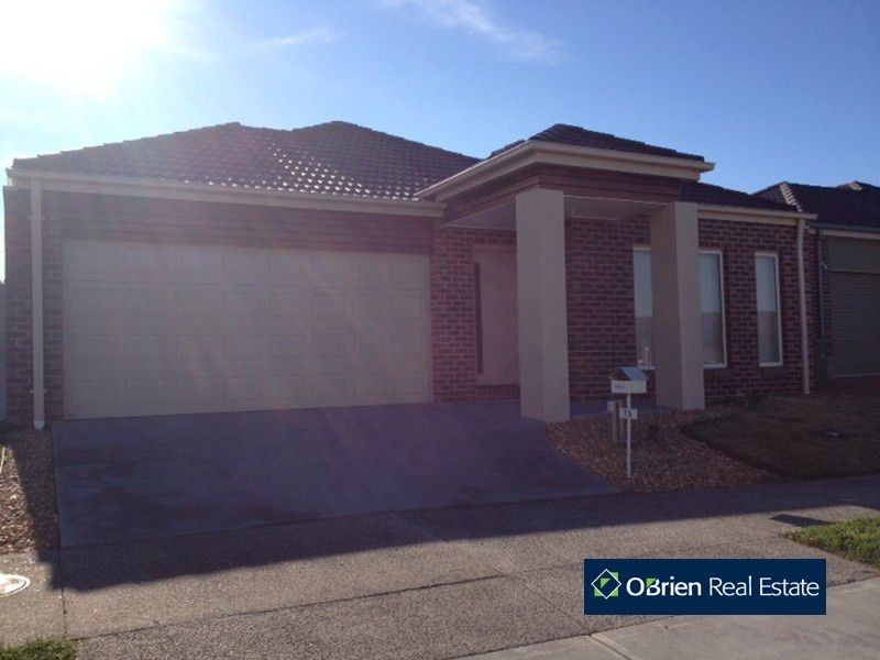 15 Cohens Way, Pakenham VIC 3810