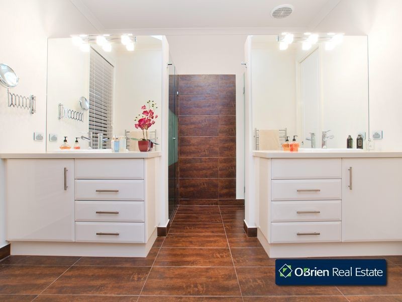 28 The Esplanade, Narre Warren South VIC 3805