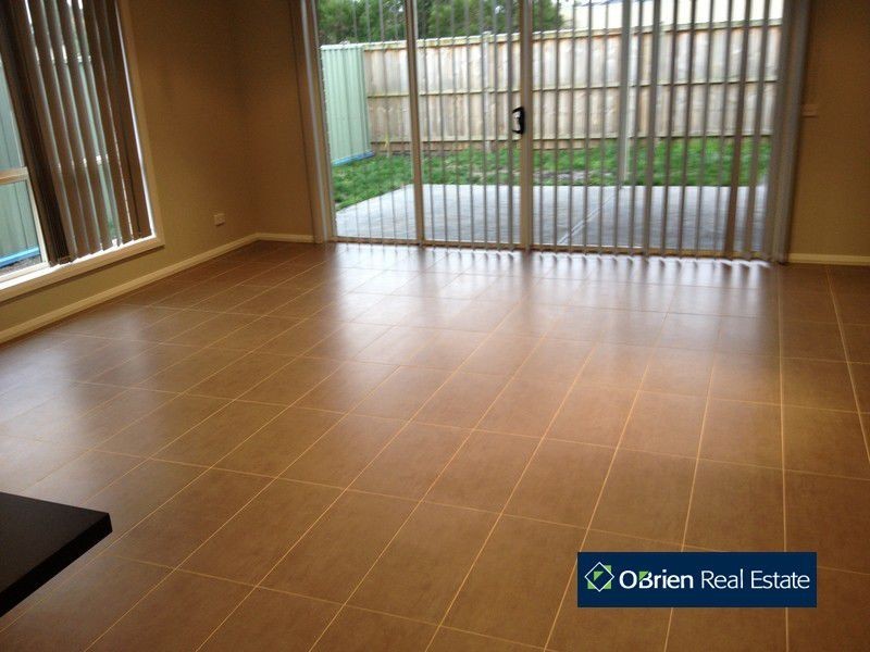 37 Moore Mews, Pakenham VIC 3810