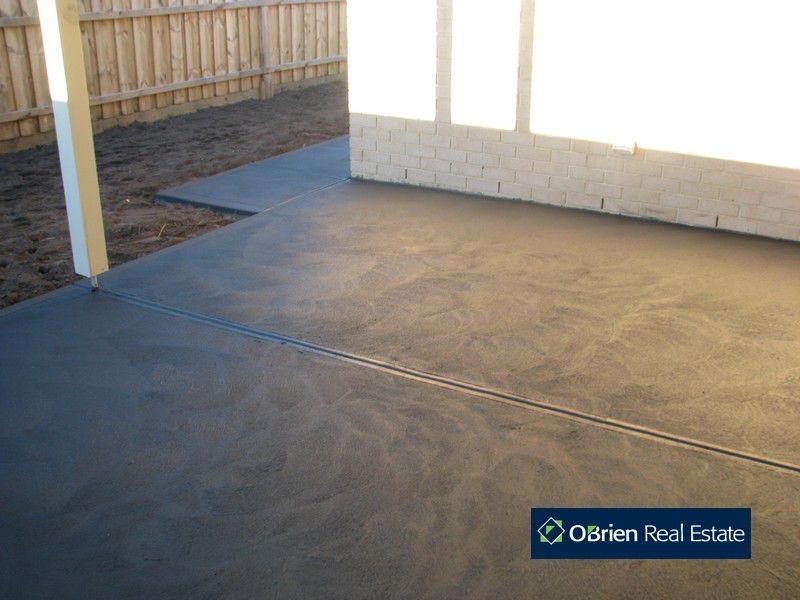 37 Moore Mews, Pakenham VIC 3810