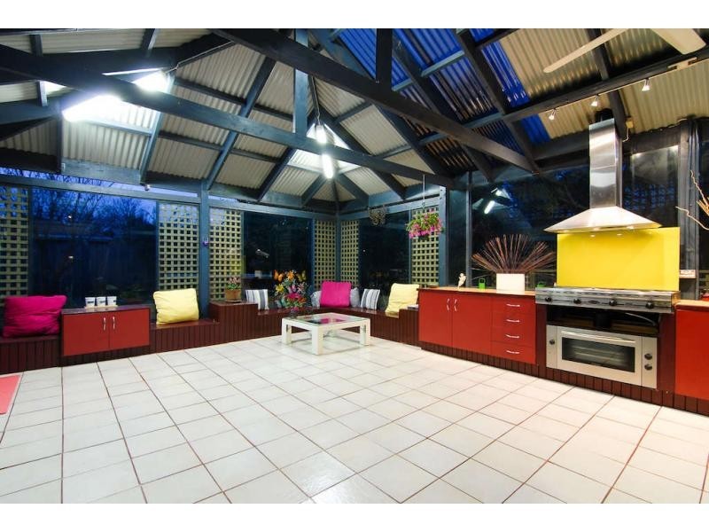 22 McCartney Drive, Narre Warren South VIC 3805