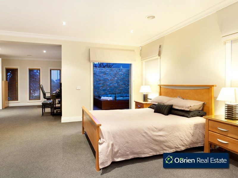 10 Parish Court, Narre Warren South VIC 3805