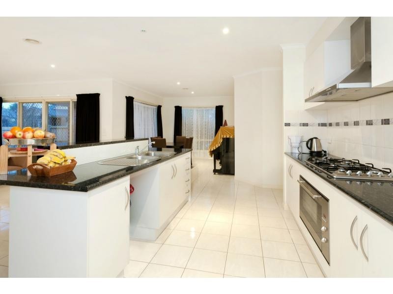 13 Vaucluse Street, Berwick VIC 3806