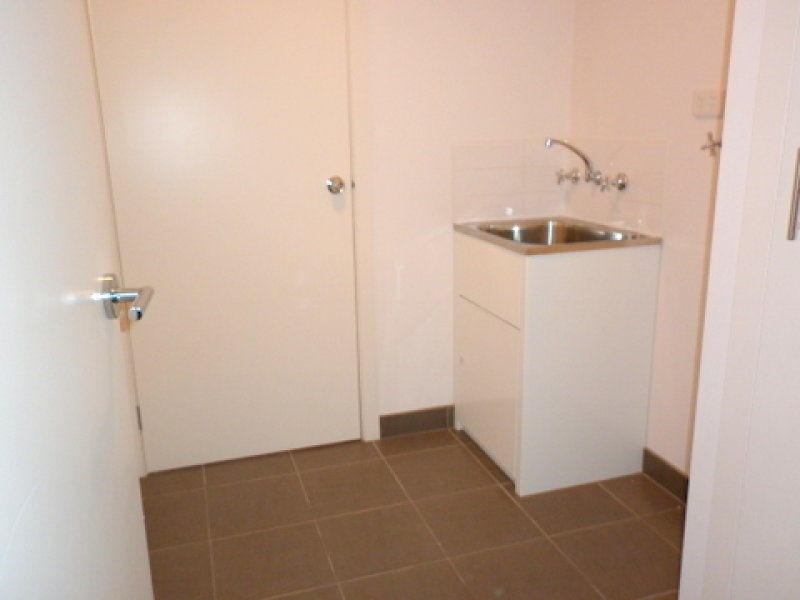 4/55-57 Strathaven Drive, Berwick VIC 3806