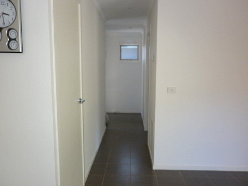 4/55-57 Strathaven Drive, Berwick VIC 3806