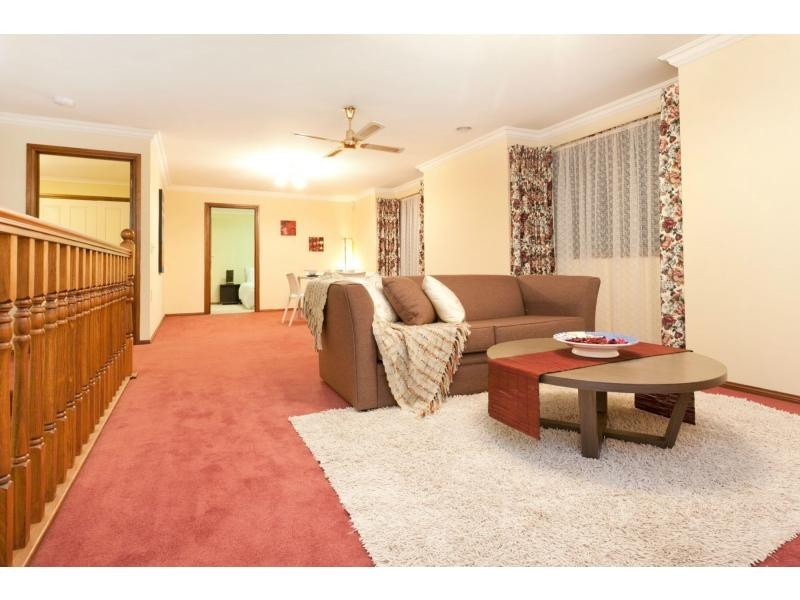 17 Royston Avenue, Berwick VIC 3806