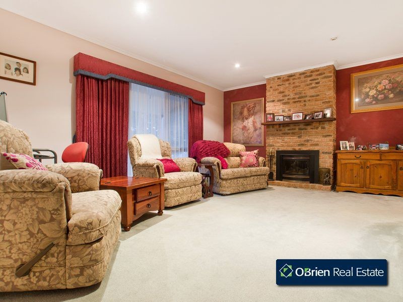 4 Sturrock Court, Berwick VIC 3806