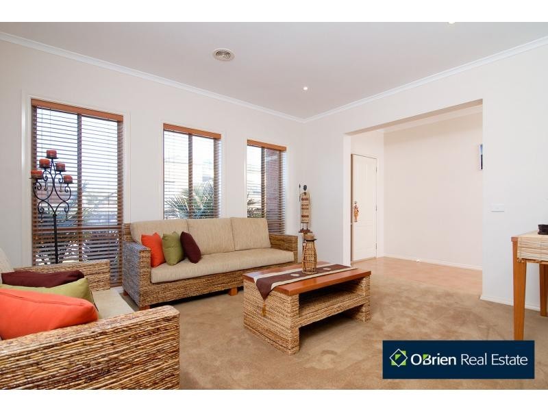 32 Amhurst Drive, Narre Warren South VIC 3805