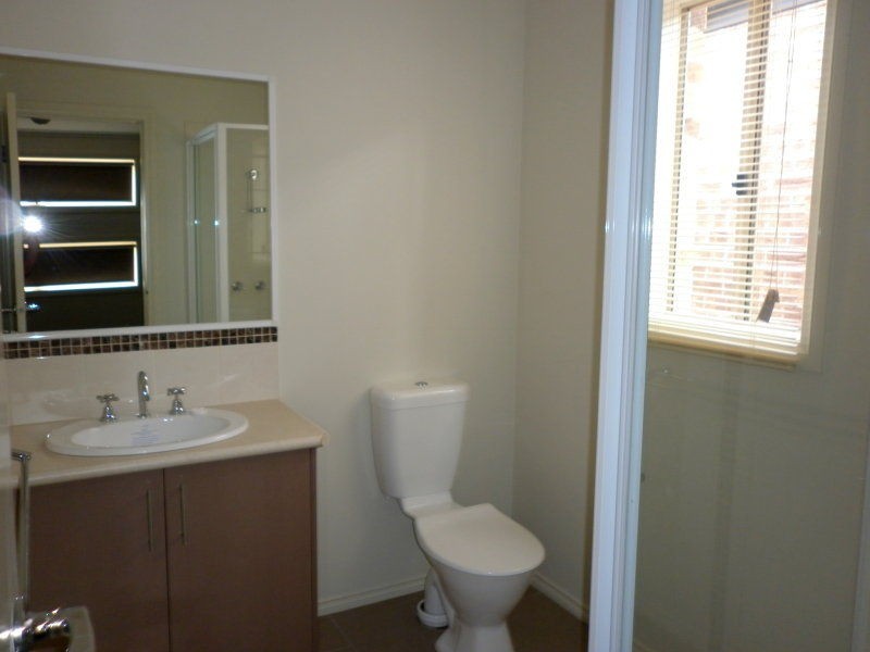 10 Snowdonia Road, Cranbourne North VIC 3977